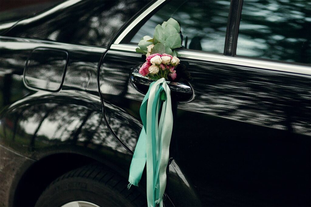 Hire Luxurious Wedding Cars Perth At The Best Prices With MAK Luxury Charters